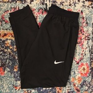 Nike Dri-Fit Mesh Lined Zipper Pocket Running Pant